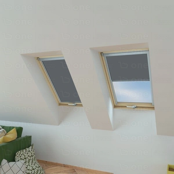 Roleta wewnętrzna do okna dachowego Fakro ARP-E24/216 114x140 rozpraszająca elektryczna