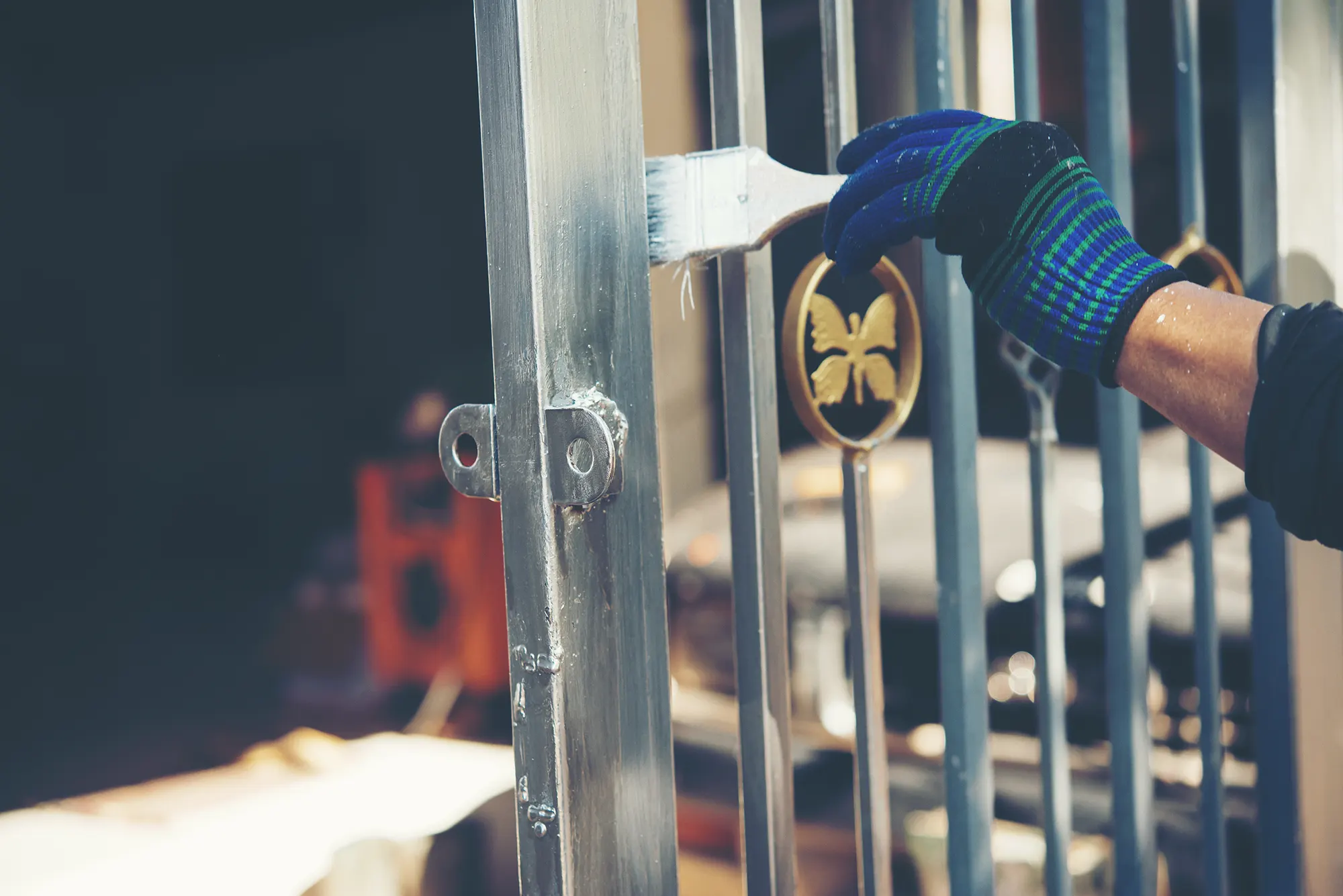 Malowanie metalowych ogrodzeń i balustrad