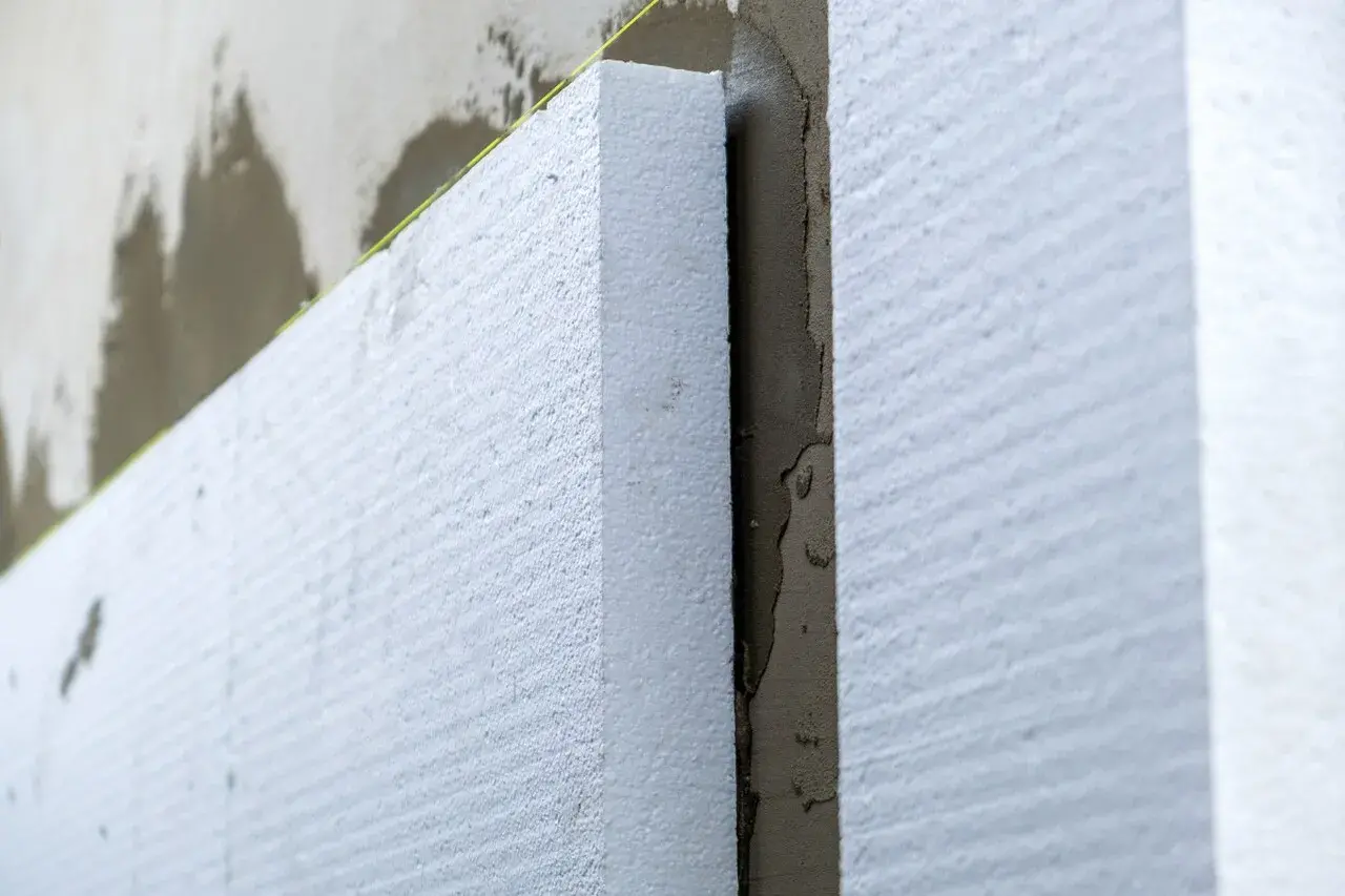 Montaż izolacji termicznej zimą