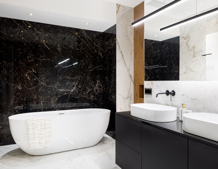 Płytki wielkoformatowe na podłodze i ścianie