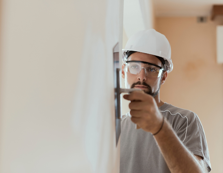 Jaki tynk wybrać – gipsowy czy cementowo-wapienny?