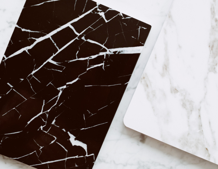 Płytki wielkoformatowe na podłodze i ścianie